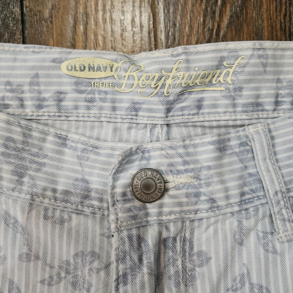 Old Navy‎ Boyfriend Printed Denim Shorts. Size 4